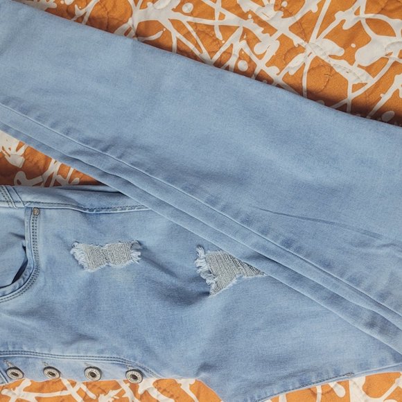 Columbian Push Up Jeans - Picture 8 of 10